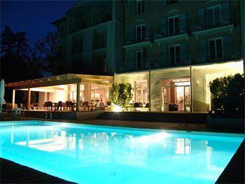 Salies-de-Béarn Brit Hotel Du Golf Le Lodge מראה חיצוני תמונה