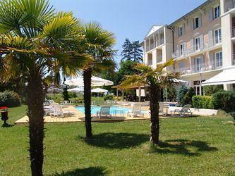 Salies-de-Béarn Brit Hotel Du Golf Le Lodge מראה חיצוני תמונה